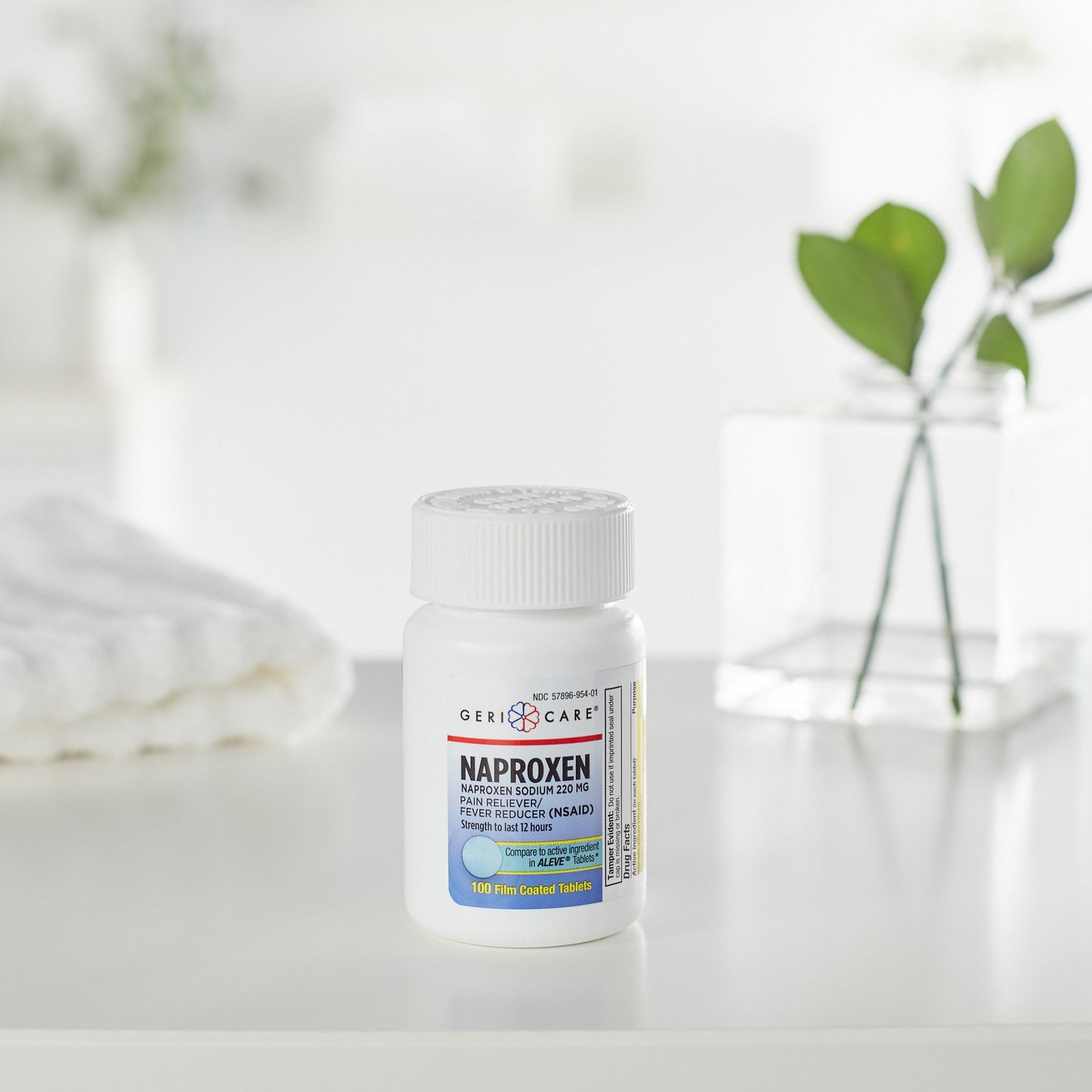 McKesson Brand Pain Relief 220 mg Strength Naproxen Sodium Tablet 100 per Bottle (866981_BT)
