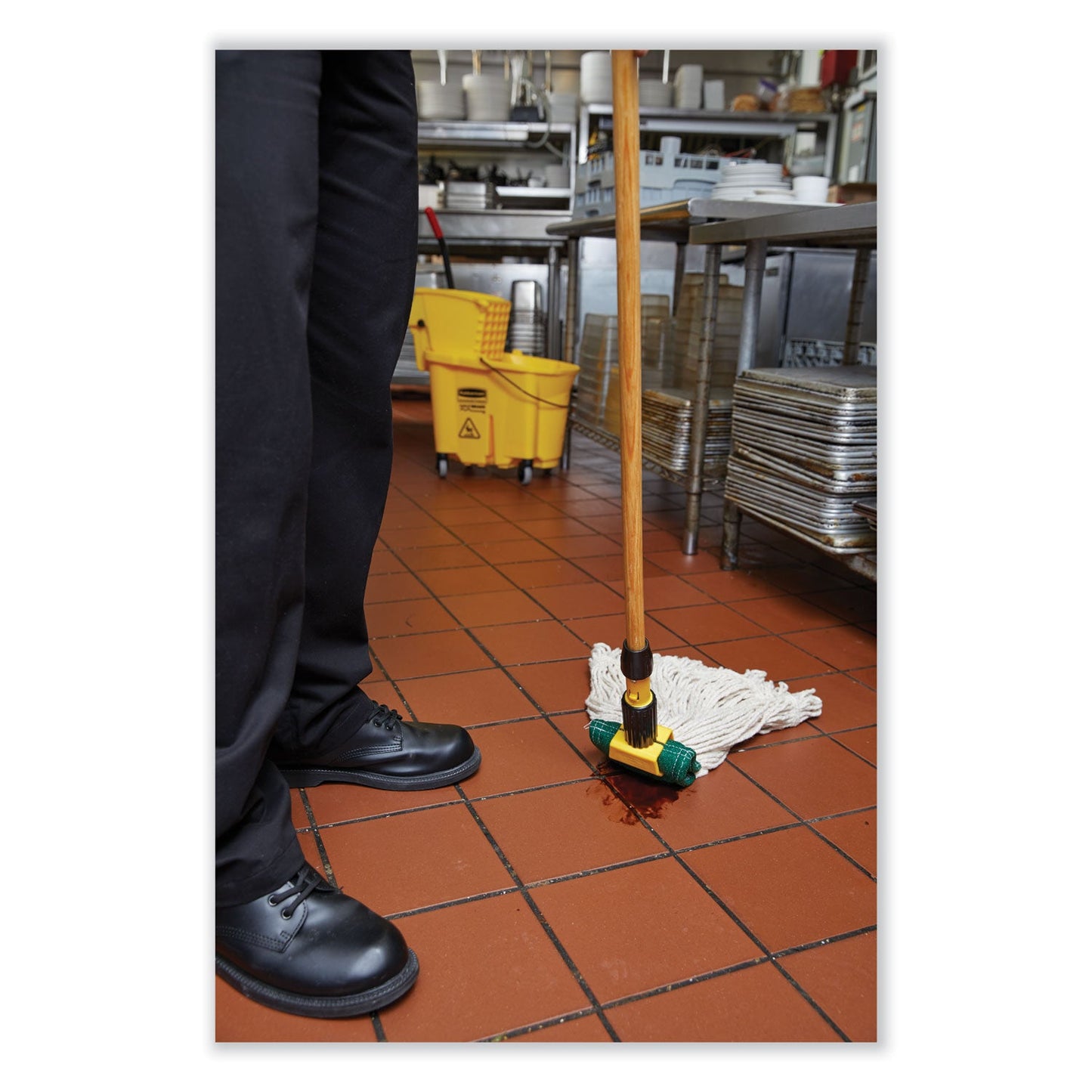 rubbermaid-gripper-hardwood-mop-handle-num-h216rub_6