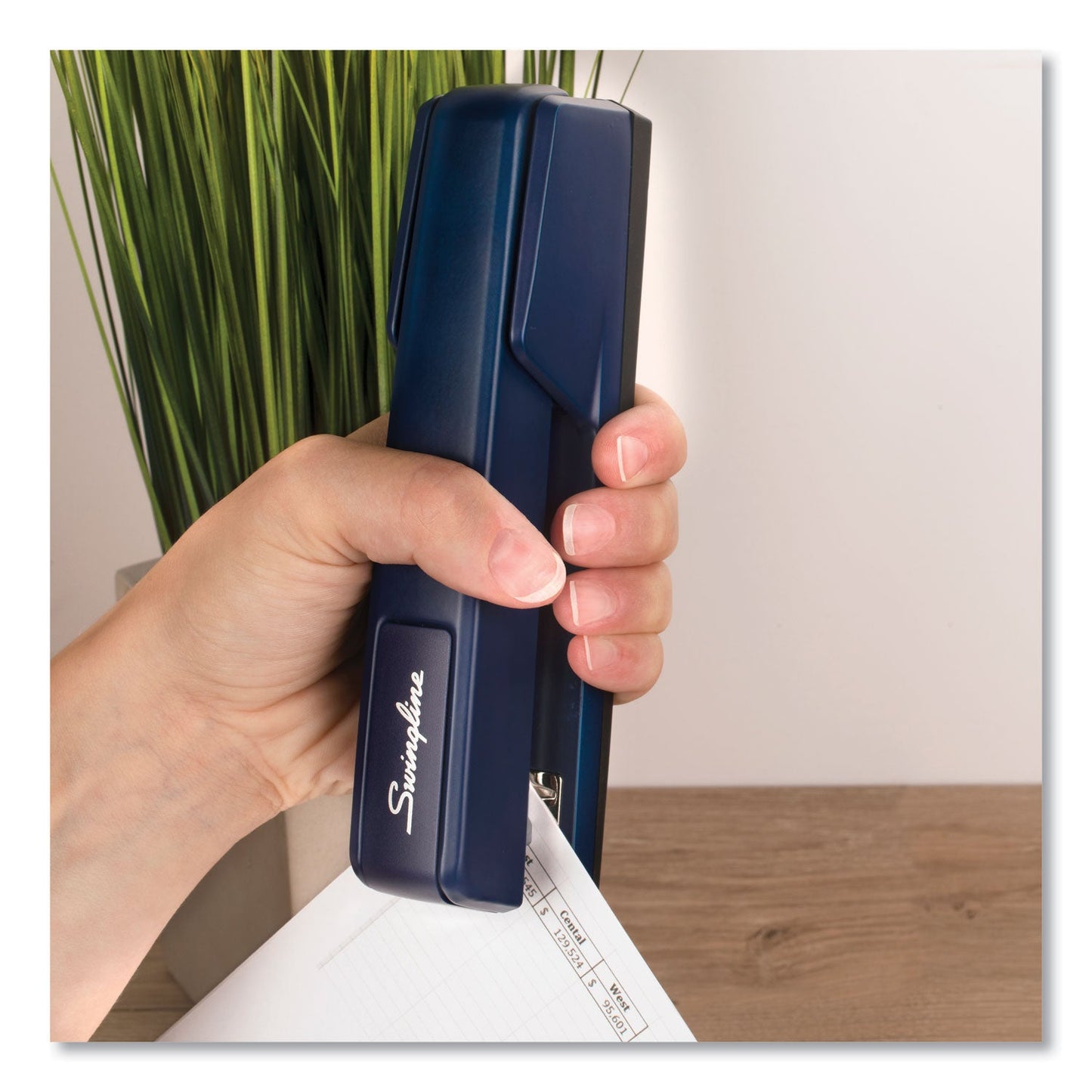 swingline-747-classic-full-strip-stapler-num-swi74724_3