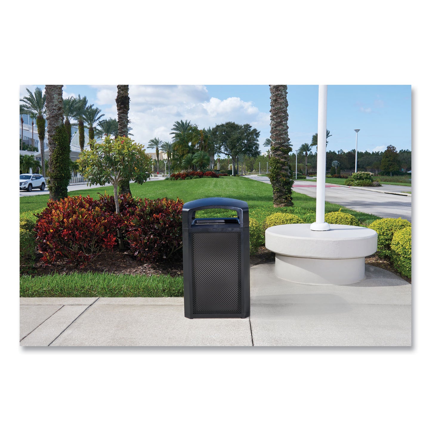 Rubbermaid® Commercial Large General Purpose Perforated Panels for Tailor and Landmark Series Containers, 20.72" x 0.5" x 34.33", Black, 4/Carton (RCP2182676)