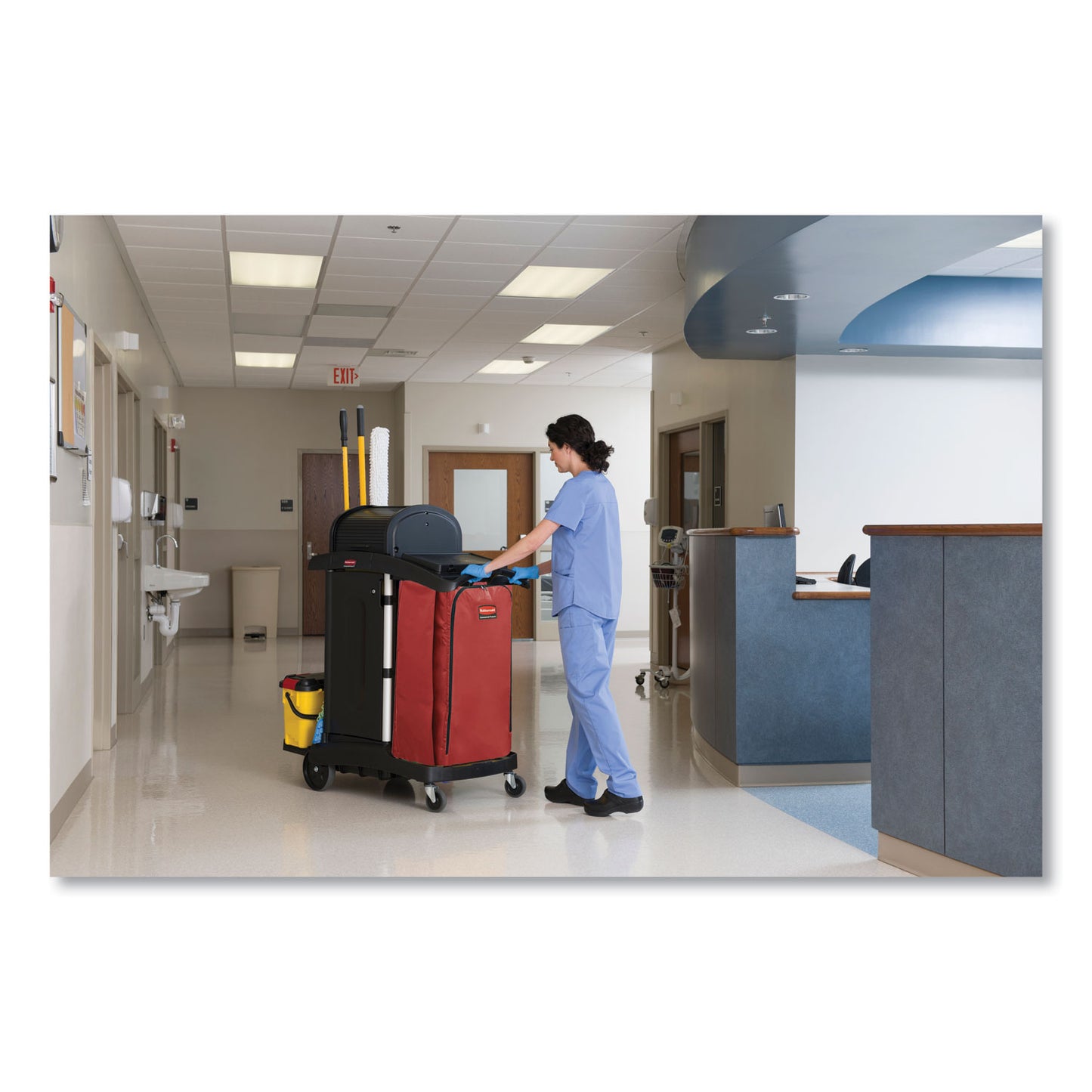 Rubbermaid® Commercial Vinyl Cleaning Cart Bag for Rubbermaid Commercial High-Capacity Cleaning Carts, 34 gal, 10.5" x 16.8" x 33", Red (RCP1966882)