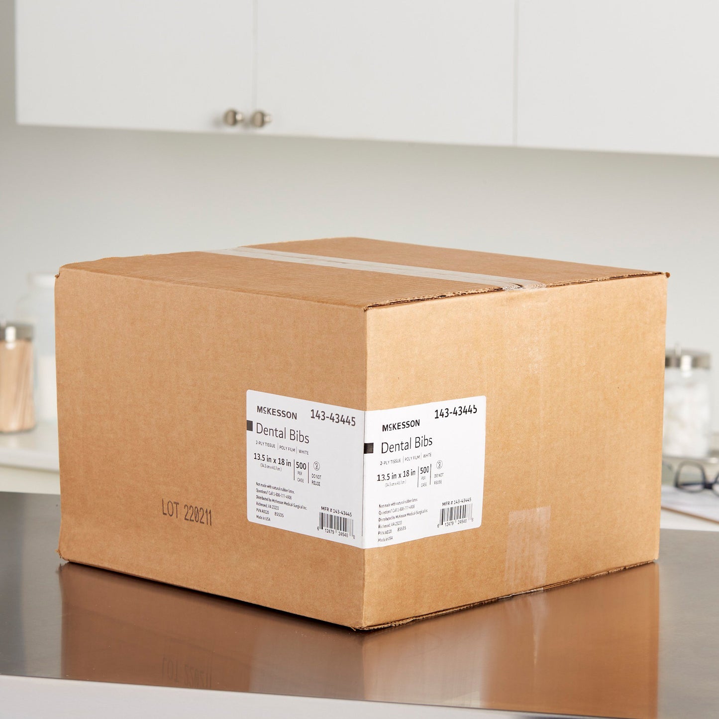 McKesson Dental Bib 13-1/2 X 18 Inch White NonSterile (1149886_CS)