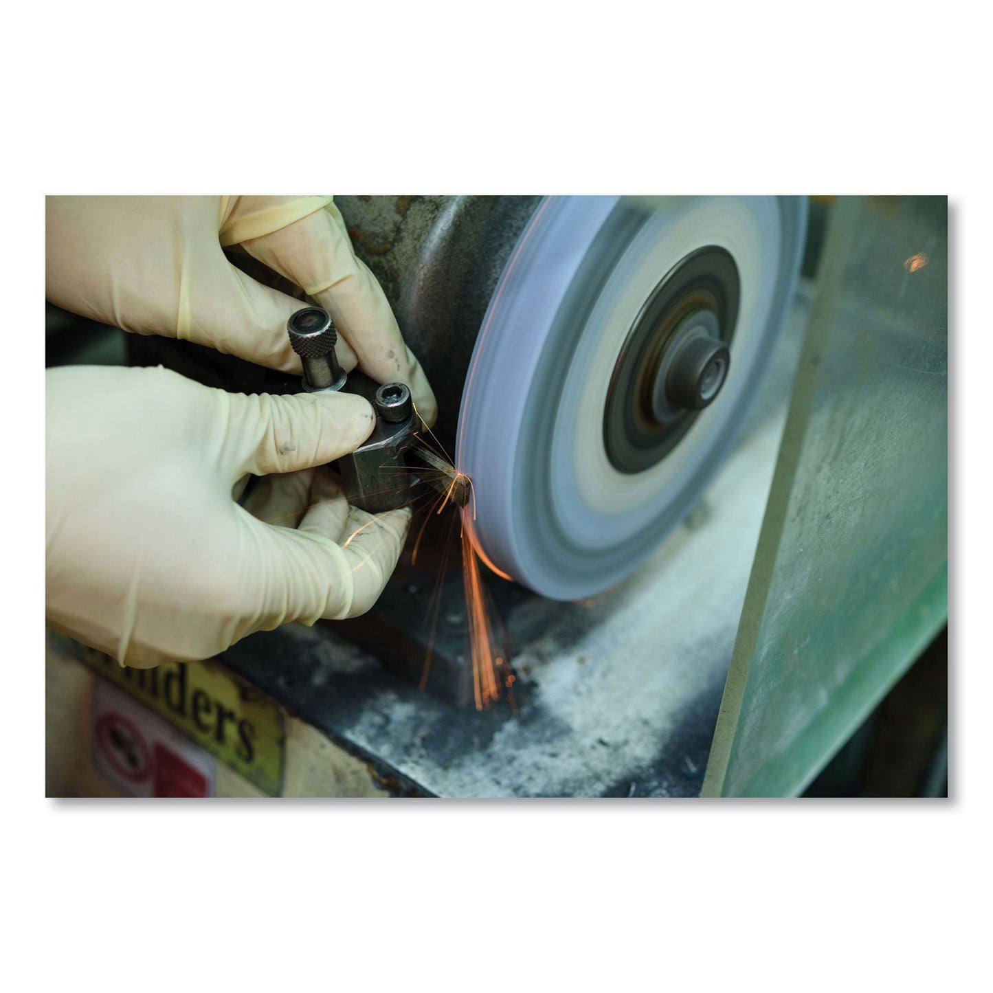 SemperGuard Latex Powdered Gloves, Cream, Medium, 100/Box (SEZINDPS103BX)