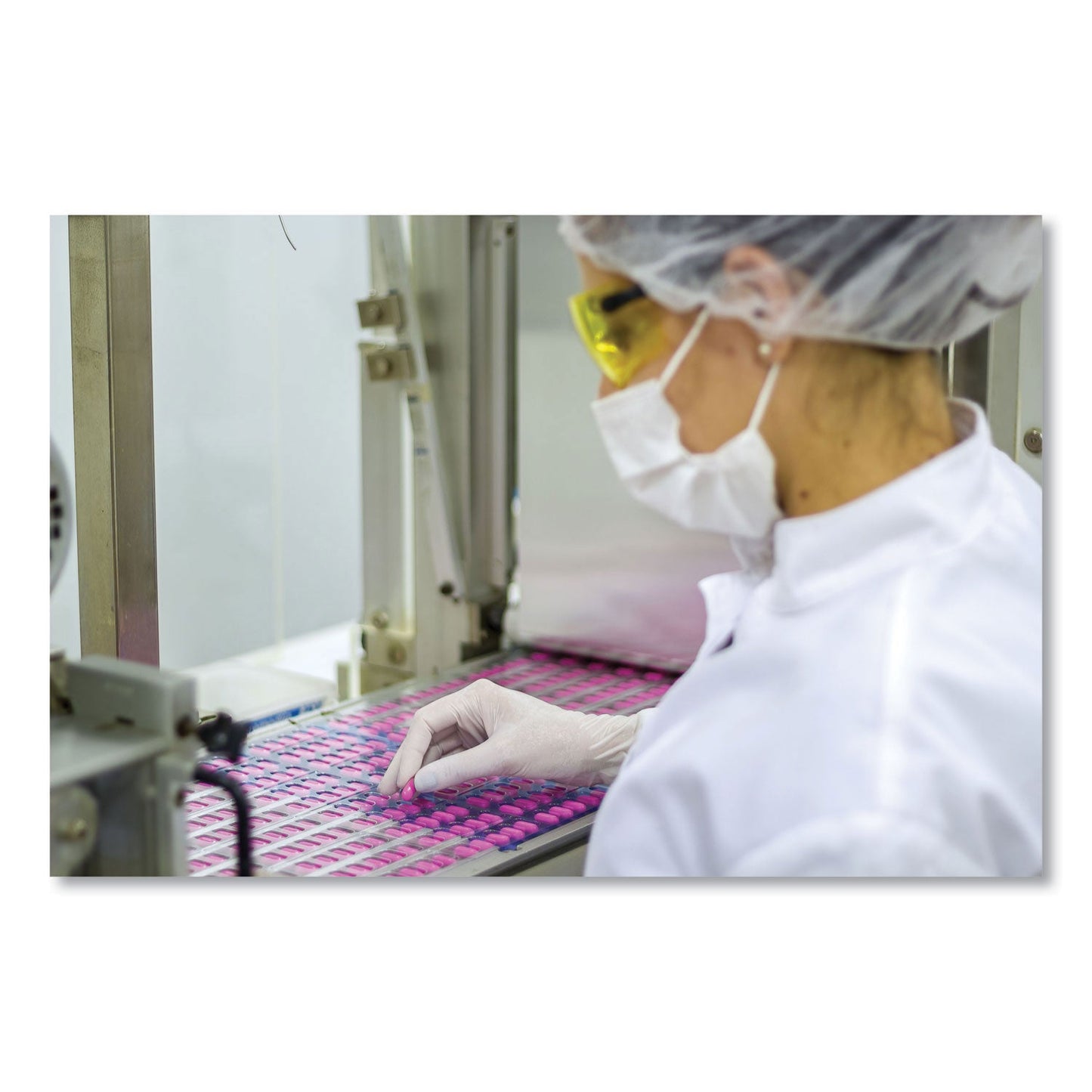 SemperCare Stretch Vinyl Examination Gloves, Cream, Small, 100/Box (SEZSCVNP102BX)