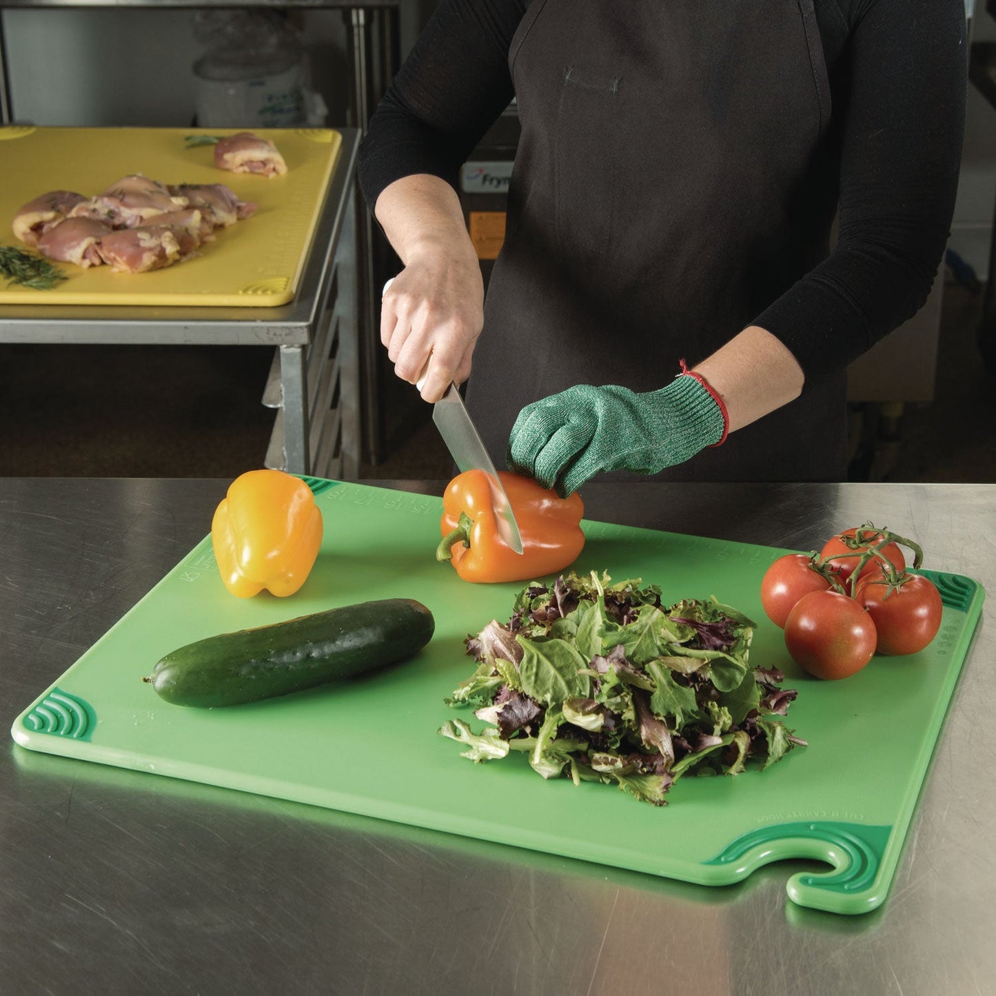 San Jamar Saf-T-Grip Cutting Board, 24 x 18 x 0.5, Green (SJMCBG182412GN)