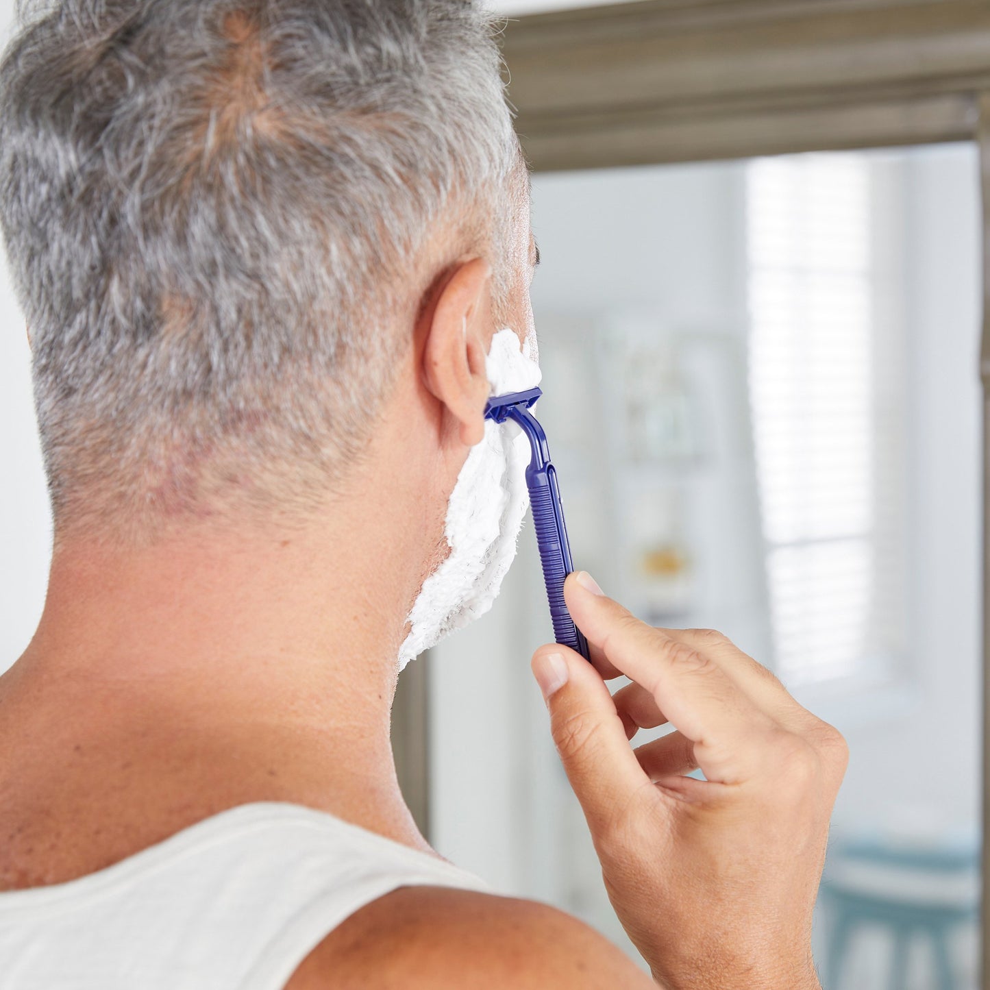 McKesson Personal Razor Single Edge Twin Blade NonSterile Disposable (474704_CS)