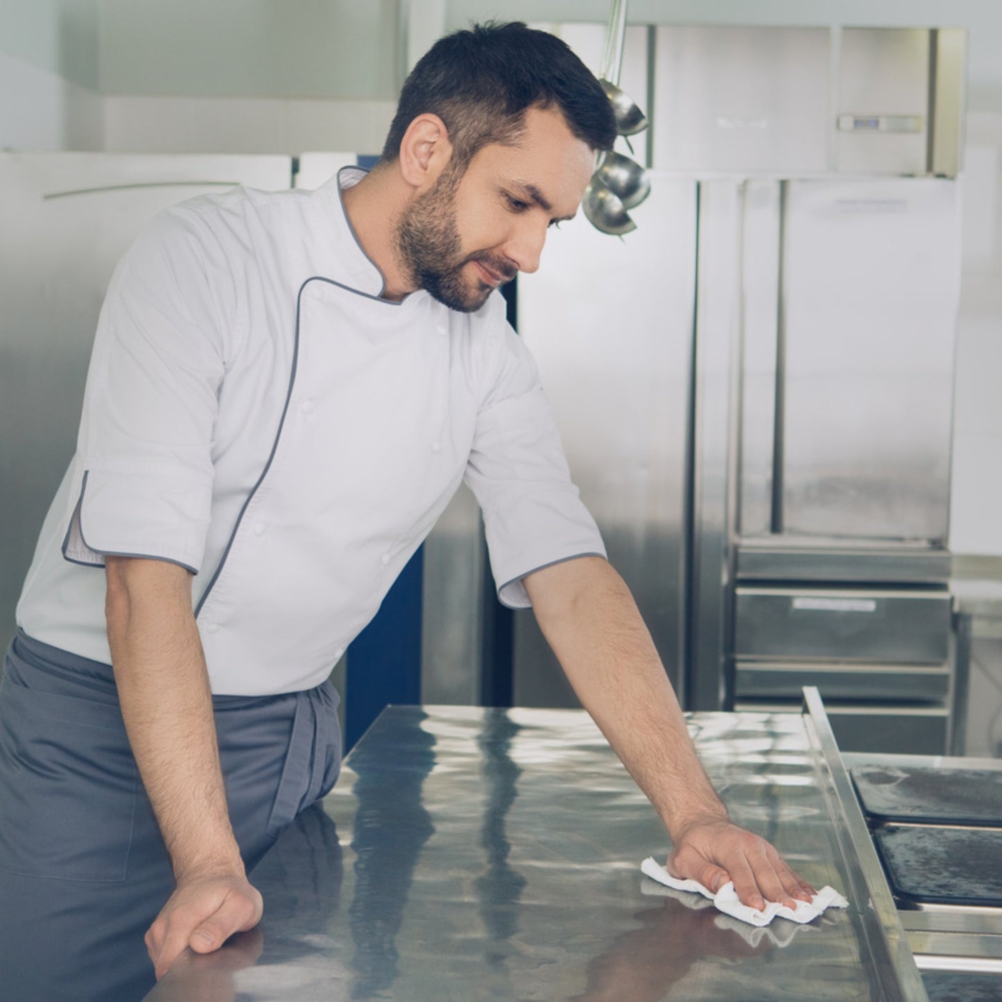 Sani-Cloth® AF3 Surface Disinfectant Cleaner Premoistened Germicidal Manual Pull Wipe 75 Count Canister Mild Scent NonSterile (1207553_CS)