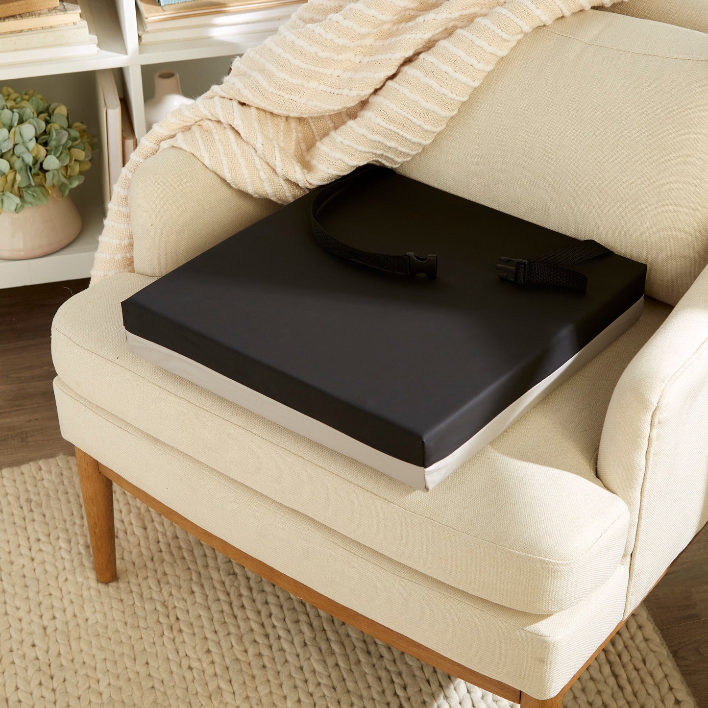 McKesson Seat Cushion 18 W X 18 L X 3 D Inch Polyurethane (1065570_EA)