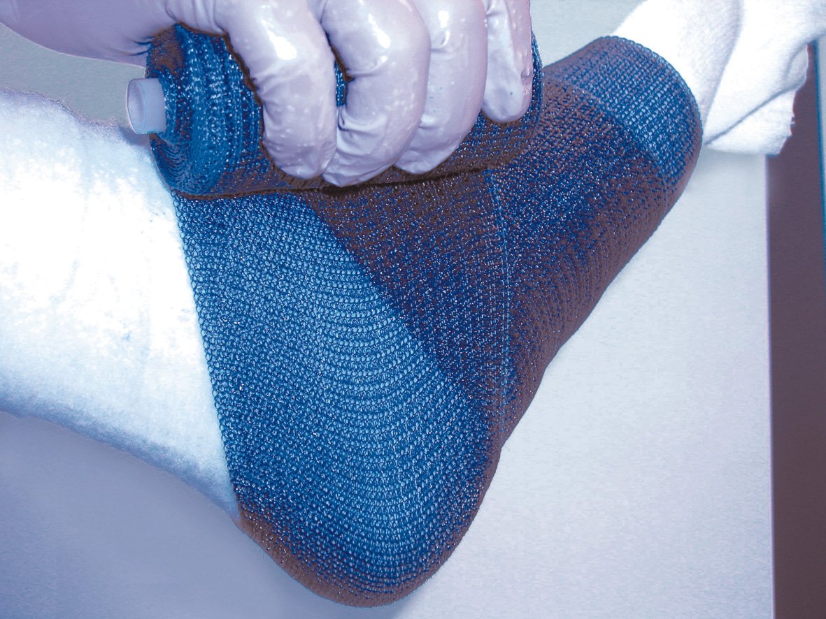 Delta-Lite® Plus Cast Tape 4 Inch X 12 Foot Fiberglass / Resin Light Blue (653377_BX)