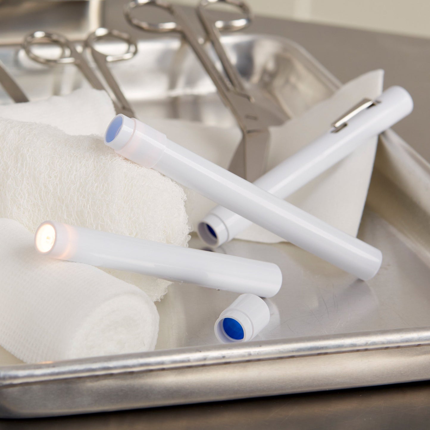 McKesson Penlight White Light with Cobalt Filters 4-1/2 Inch Disposable (193986_EA)