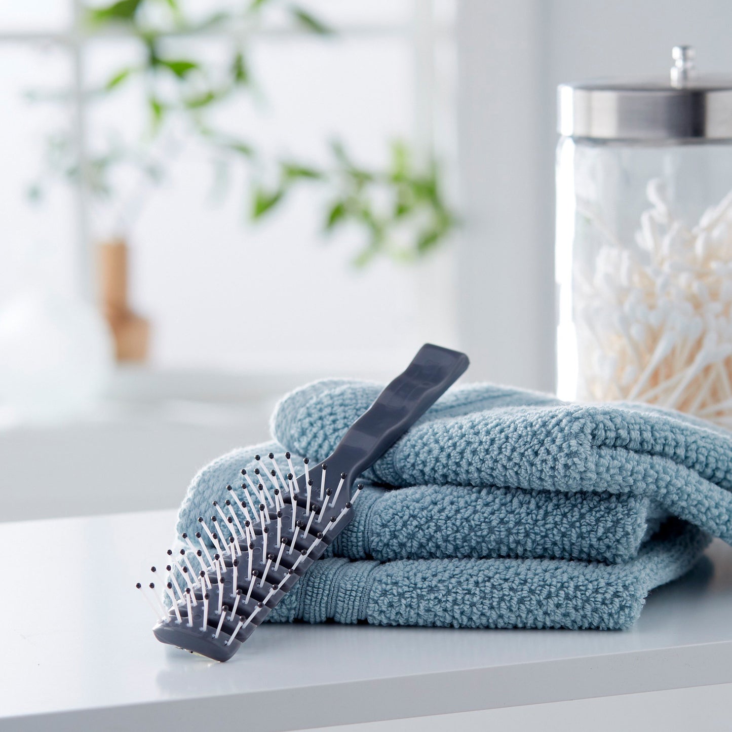 McKesson Hairbrush Plastic Bristles 7.7 Inch (864667_EA)
