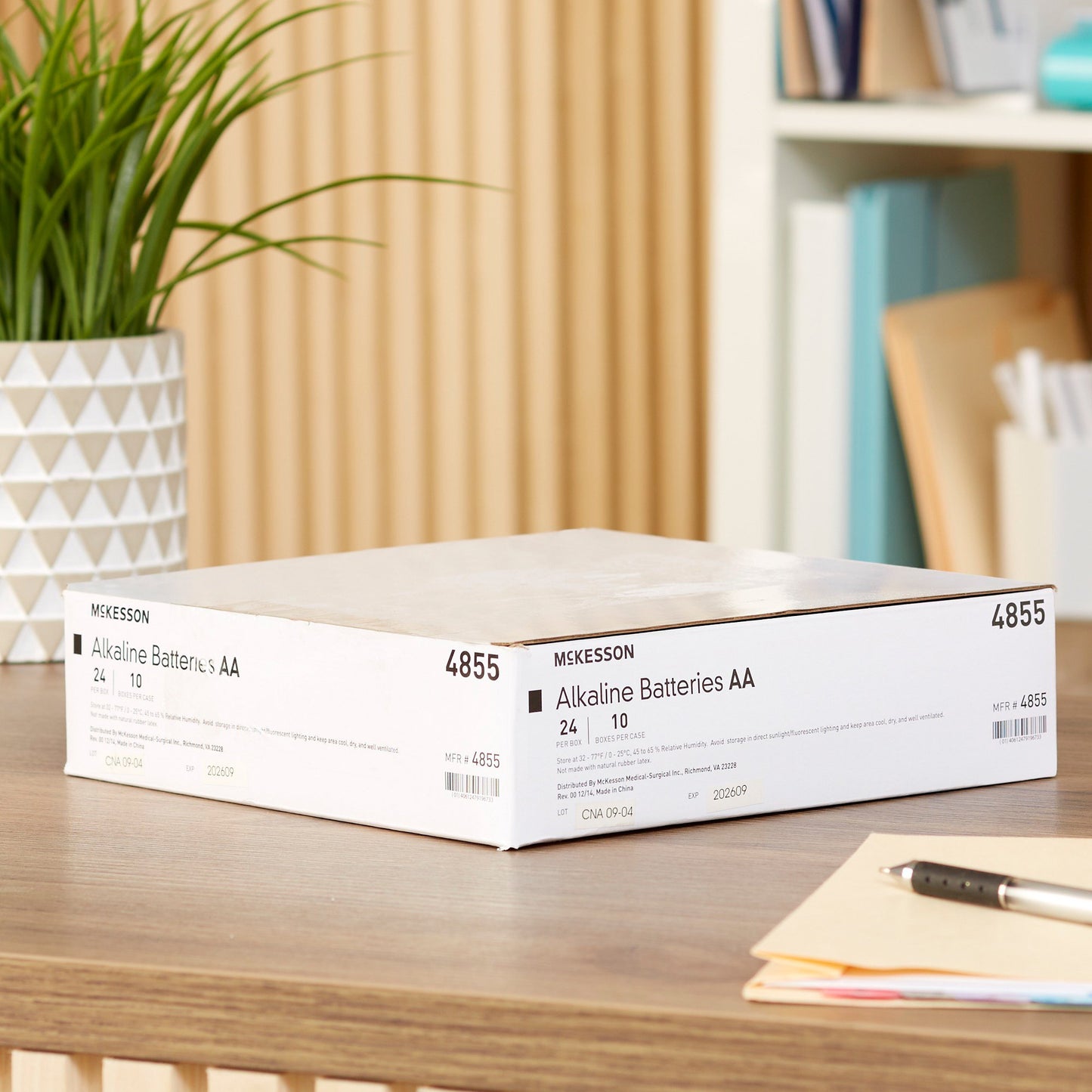 McKesson Alkaline Battery AA Cell 1.5V Disposable 24 Pack (911657_CS)