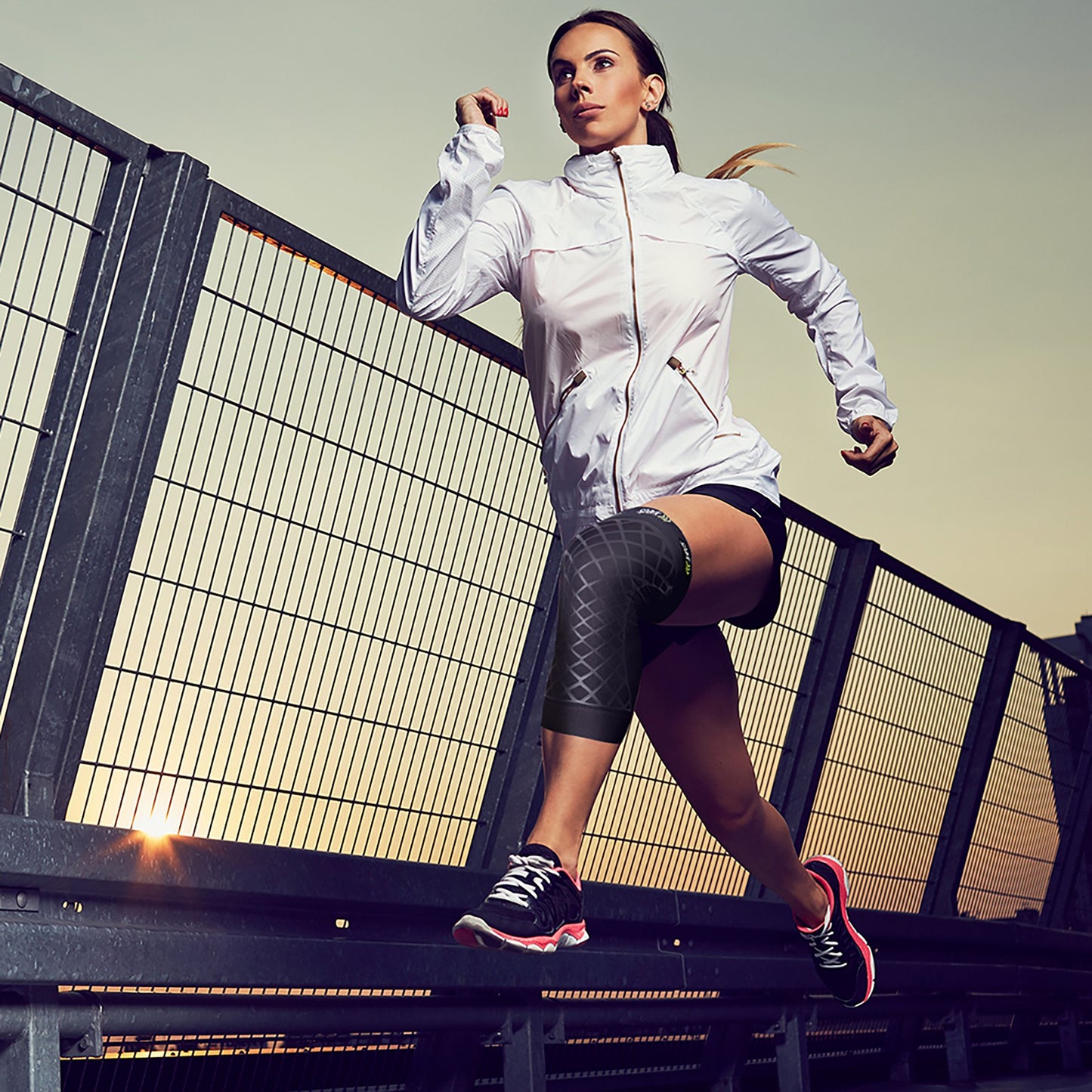 Spark Kinetic Knee Knee Support Large Without Fastening 16 to 18 Inch Knee Circumference Left or Right Knee (1128941_EA)