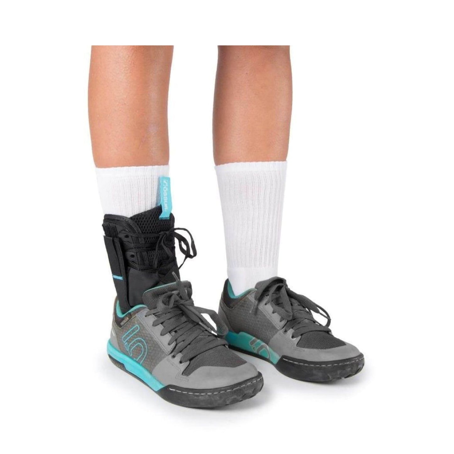 Ossur® FormFit® Ankle Brace with Figure 8 Medium Lace-Up / Figure-8 Strap Foot (613428_EA)
