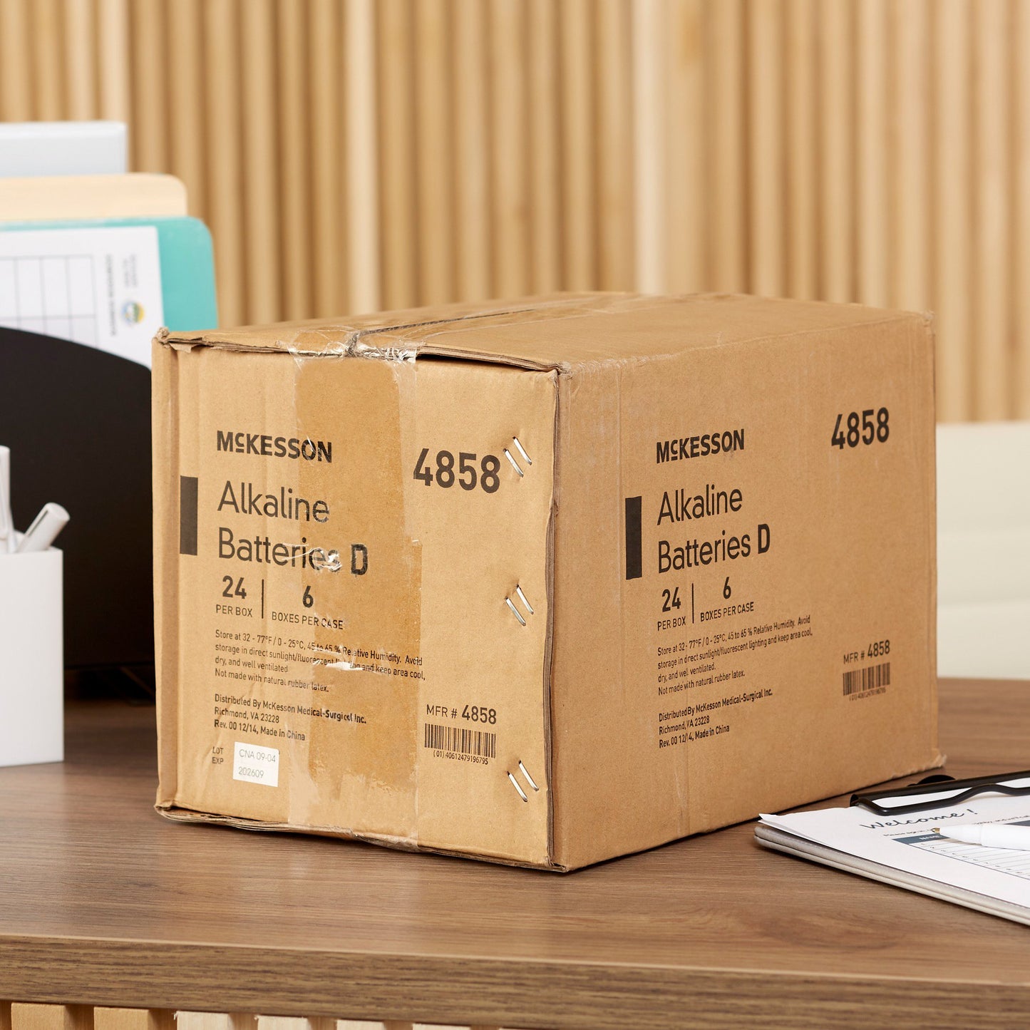 McKesson Alkaline Battery D Cell 1.5V Disposable 24 Pack (854615_BX)