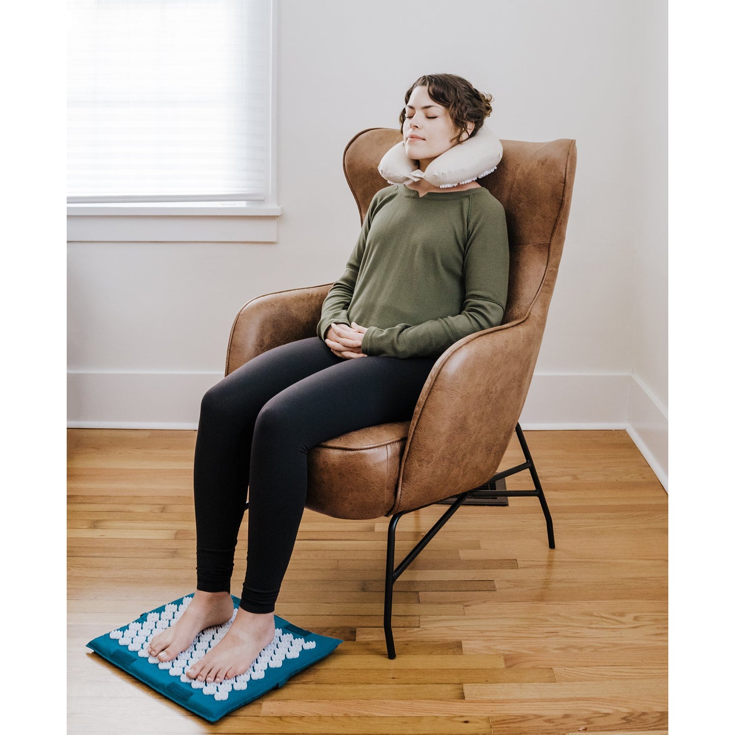 Kanjo Acupressure Travel Set Foot Mat: 1 X 14 X 16 Inch / Neck Pillow: 5 X 12 X 13 Inch (1243948_EA)