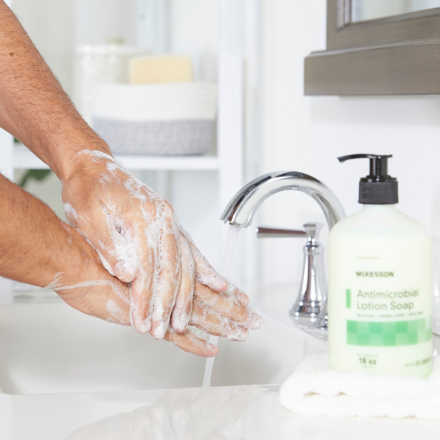 McKesson Antimicrobial Soap Lotion 18 oz. Pump Bottle Herbal Scent (937908_CS)