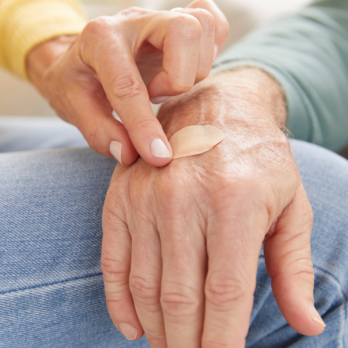 McKesson Adhesive Strip 1 X 1-1/4 Inch Fabric Oval Tan Sterile (1103072_BX)