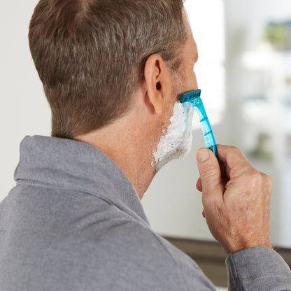 McKesson Personal Razor with Lubricating Strip Single Edge Triple Blade NonSterile Disposable (628717_BX)