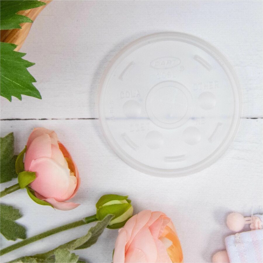 Dart 10 oz HIPS Plastic Straw-Slotted Lid, Translucent, 3.5" Diameter, 100/Pack (DCC10SLPK)