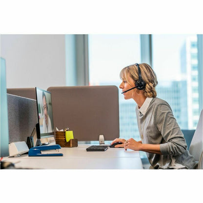 poly-savi-8220-m-office-stereo-dect-1920-1930-mhz-headset-black-hew7s4b6aa_2