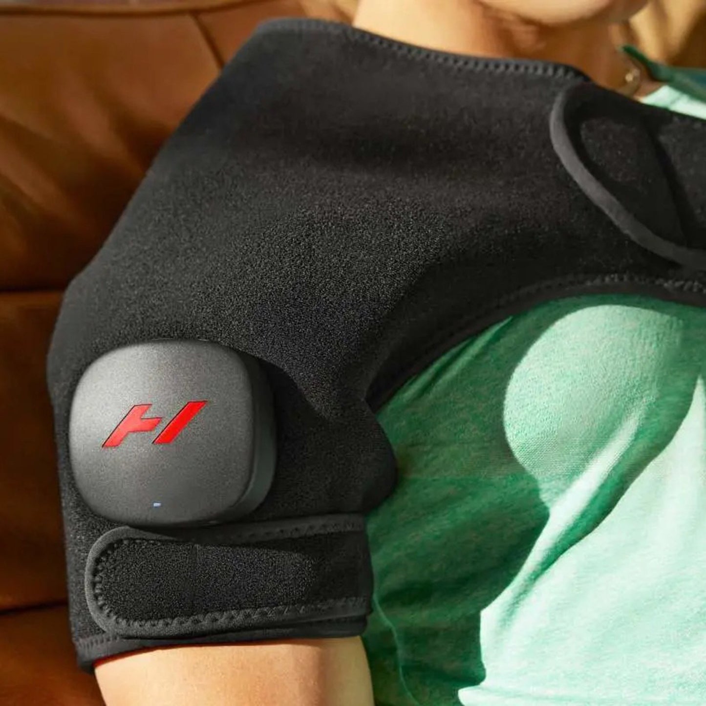Hyperice Venom 2 Heat and Massage Therapy Wrap Shoulder One Size Fits Most Neoprene / Silicone Reusable (1235906_EA)