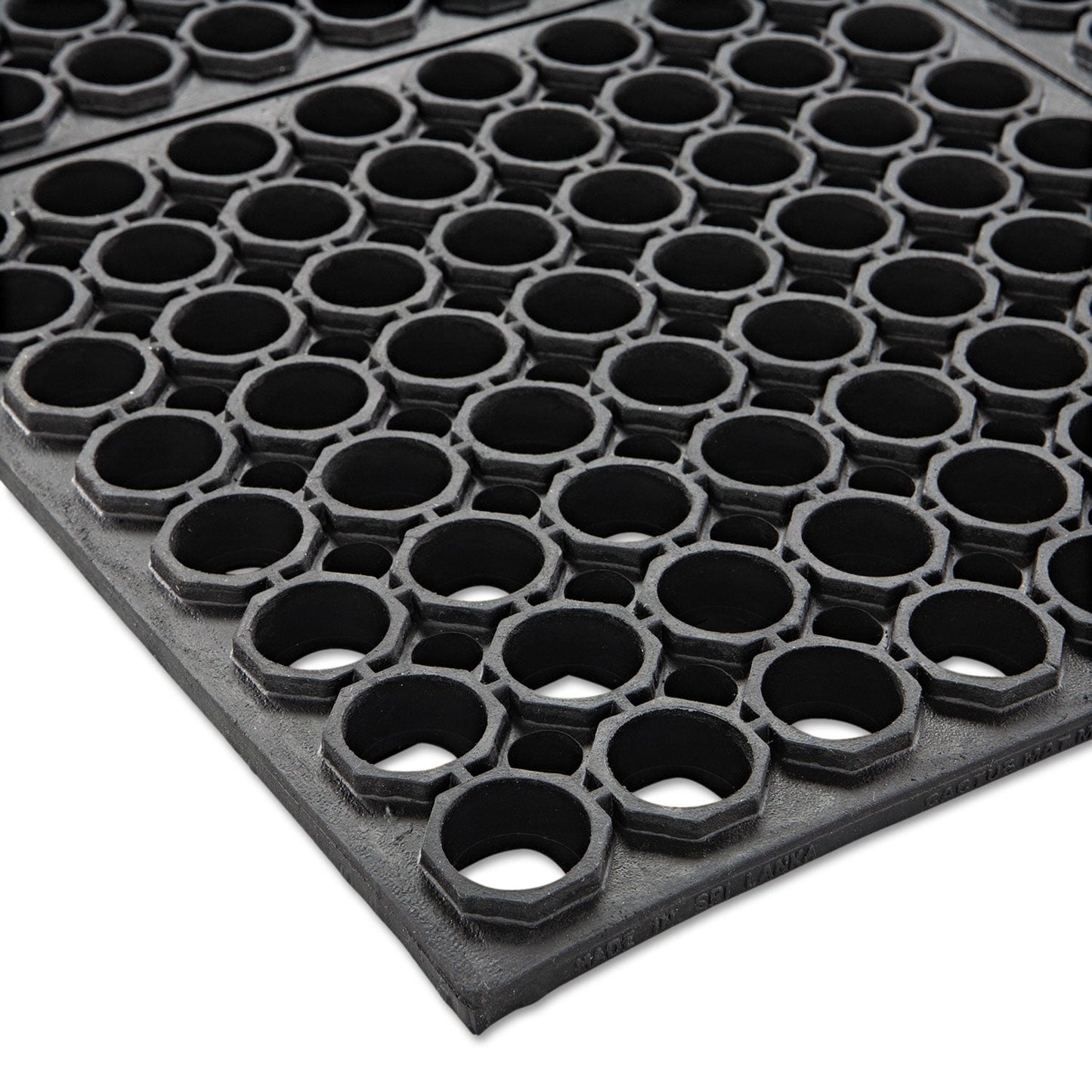 crown-safewalk-heavy-duty-anti-fatigue-drainage-mat-num-cwnwstf35bla_3