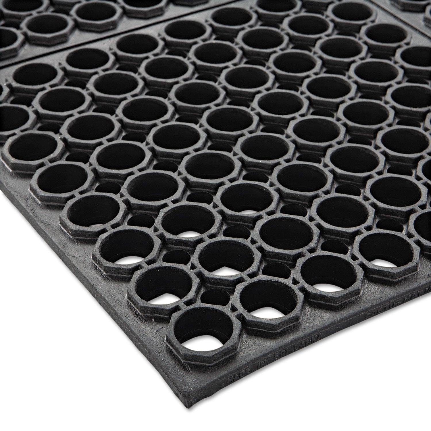 crown-safewalk-heavy-duty-anti-fatigue-drainage-mat-num-cwnwstf35bla_3