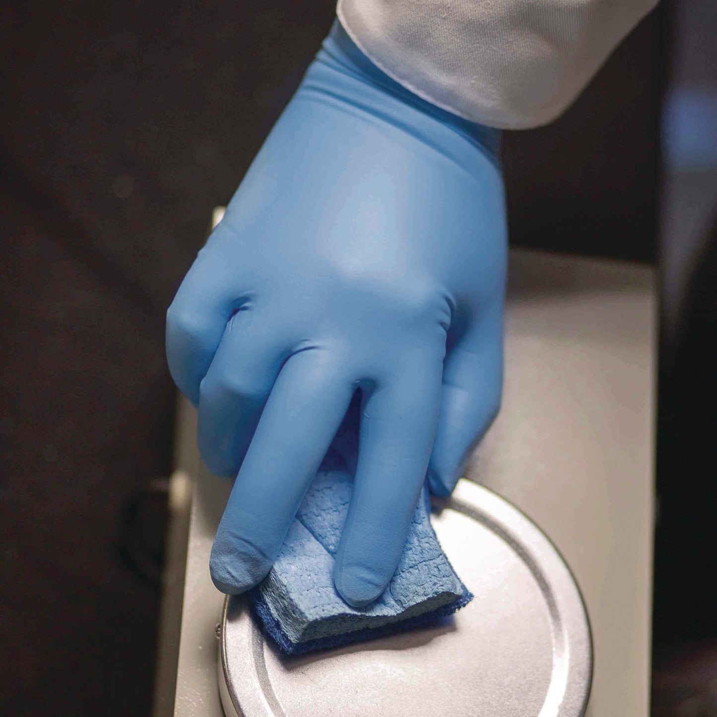 GloveWorks® by AMMEX® Blue Nitrile Exam Gloves, Powder-Free, Medium, 8 mil Thick, 11.6" Long, Blue, 50/Box, 10 Boxes/Carton (AXCGPNHD64100)