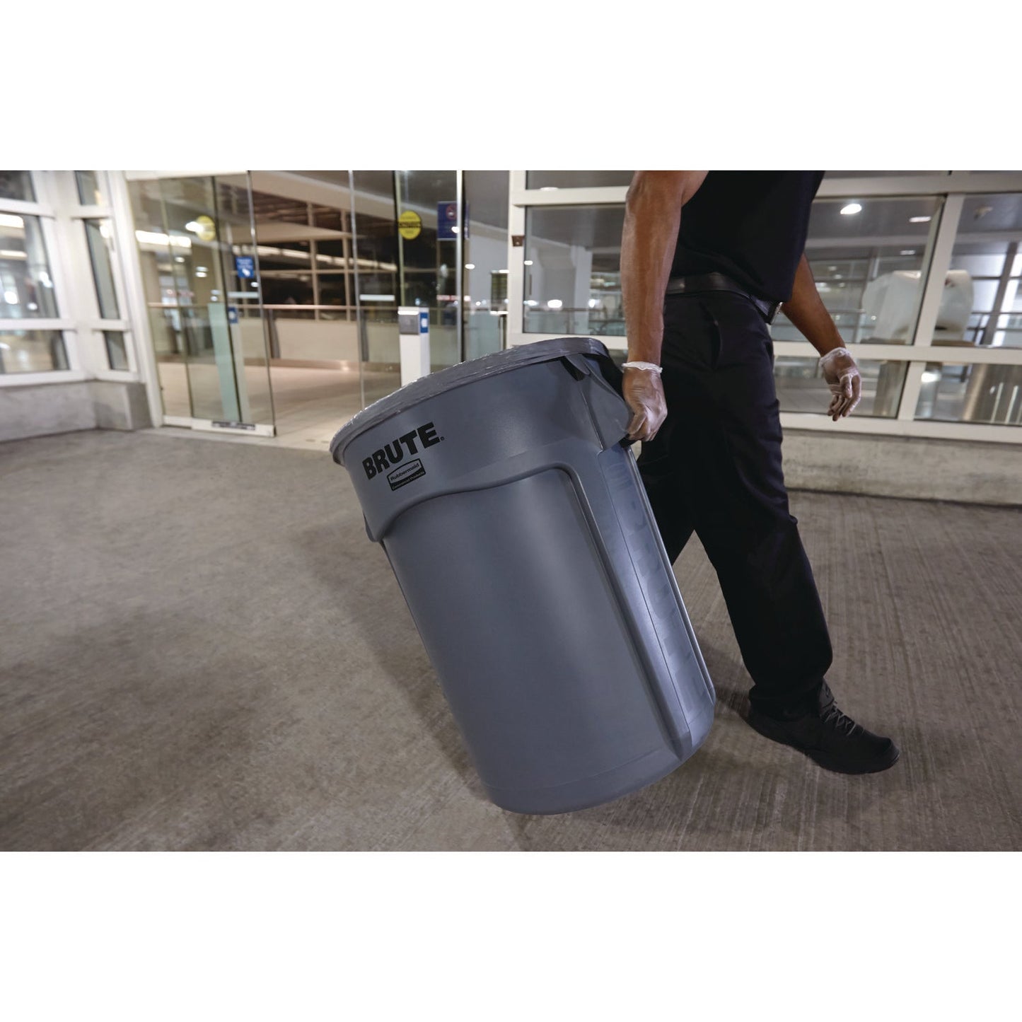 rubbermaid-vented-round-brute-container-num-2610gy_2