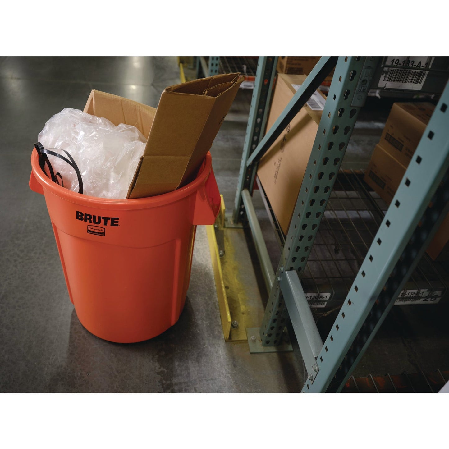 rubbermaid-brute-round-container-num-rcp2119307_4