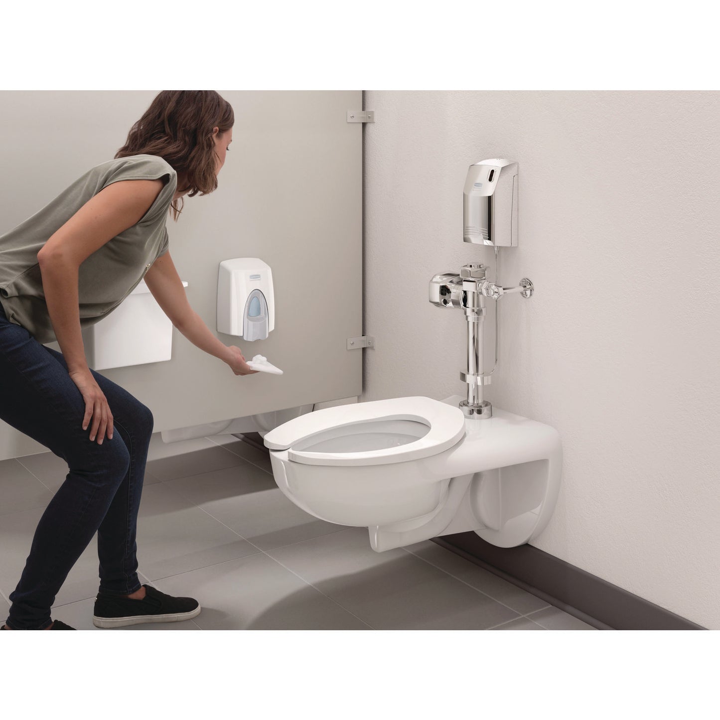 Rubbermaid® Commercial Clean Seat Foam Dispenser, 4.75 x 5.5 x 8, White/Cream, 12/Carton (RCP402310)