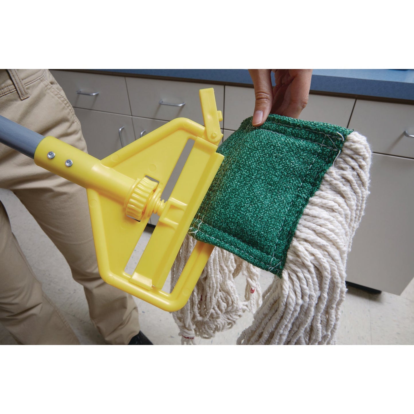 rubbermaid-invader-fiberglass-side-gate-wet-mop-handle-num-rcph146_3
