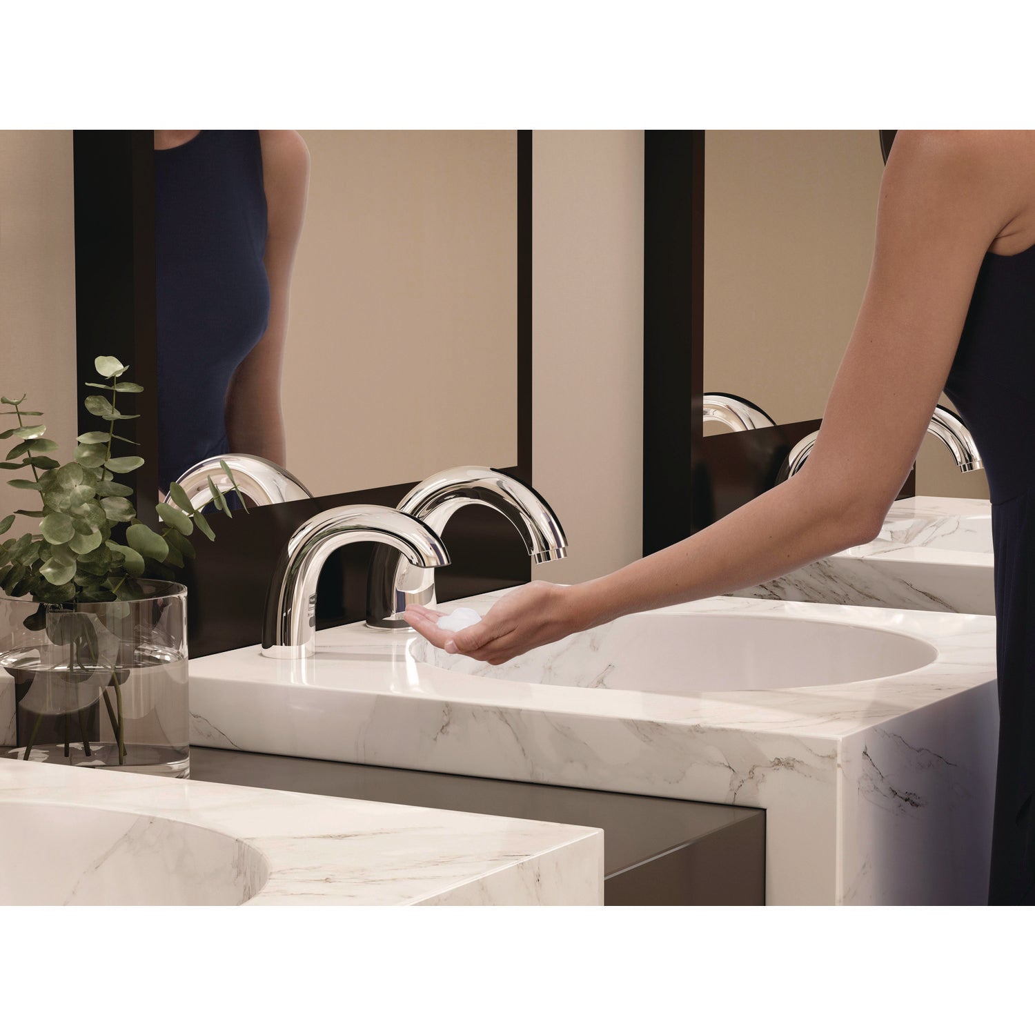 rubbermaid-one-shot-soap-dispenser-touch-free-num-rcp1938171_3