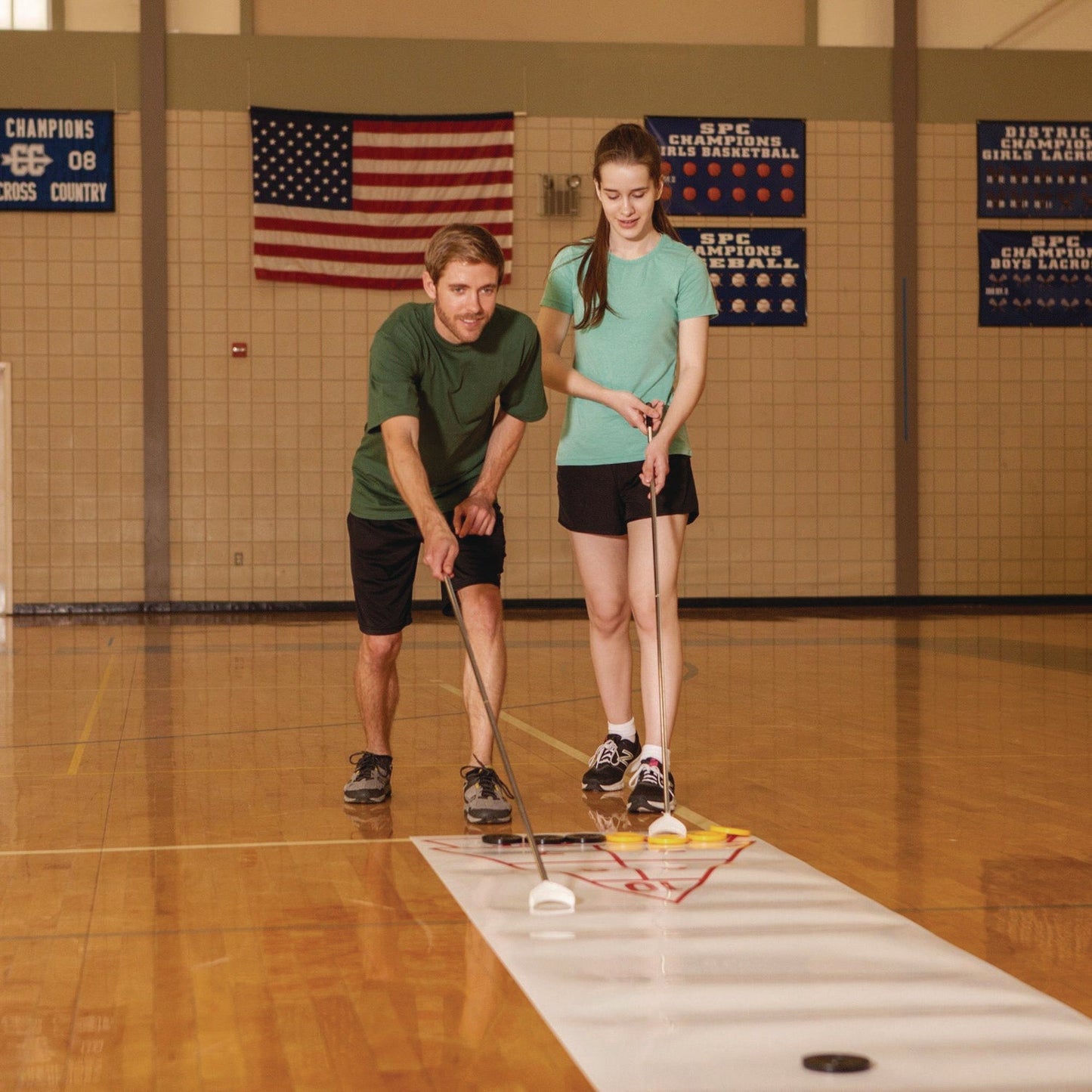 champion-sports-blacktop-shuffleboard-set-2-two-piece-51-cues-8-discs-sidewalk-chalk-csisba30_3