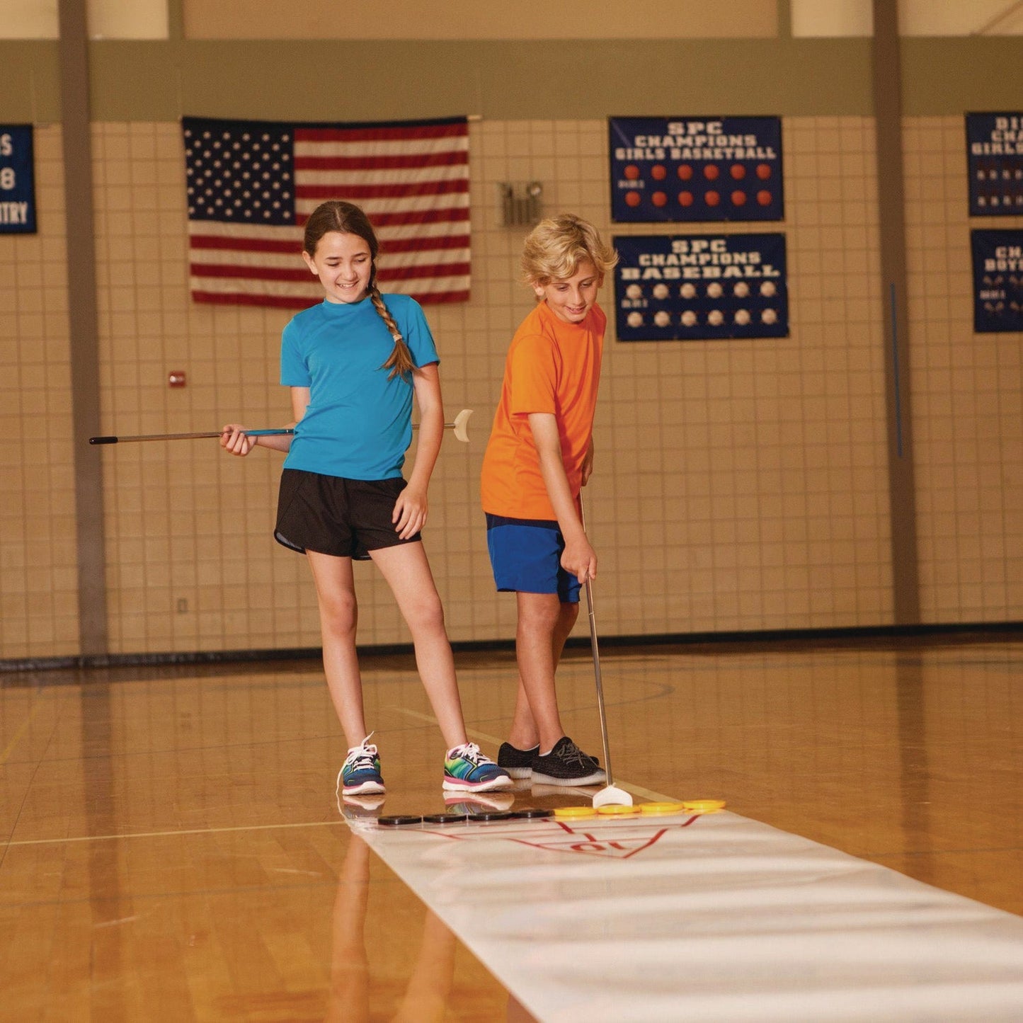 champion-sports-blacktop-shuffleboard-set-2-two-piece-51-cues-8-discs-sidewalk-chalk-csisba30_4