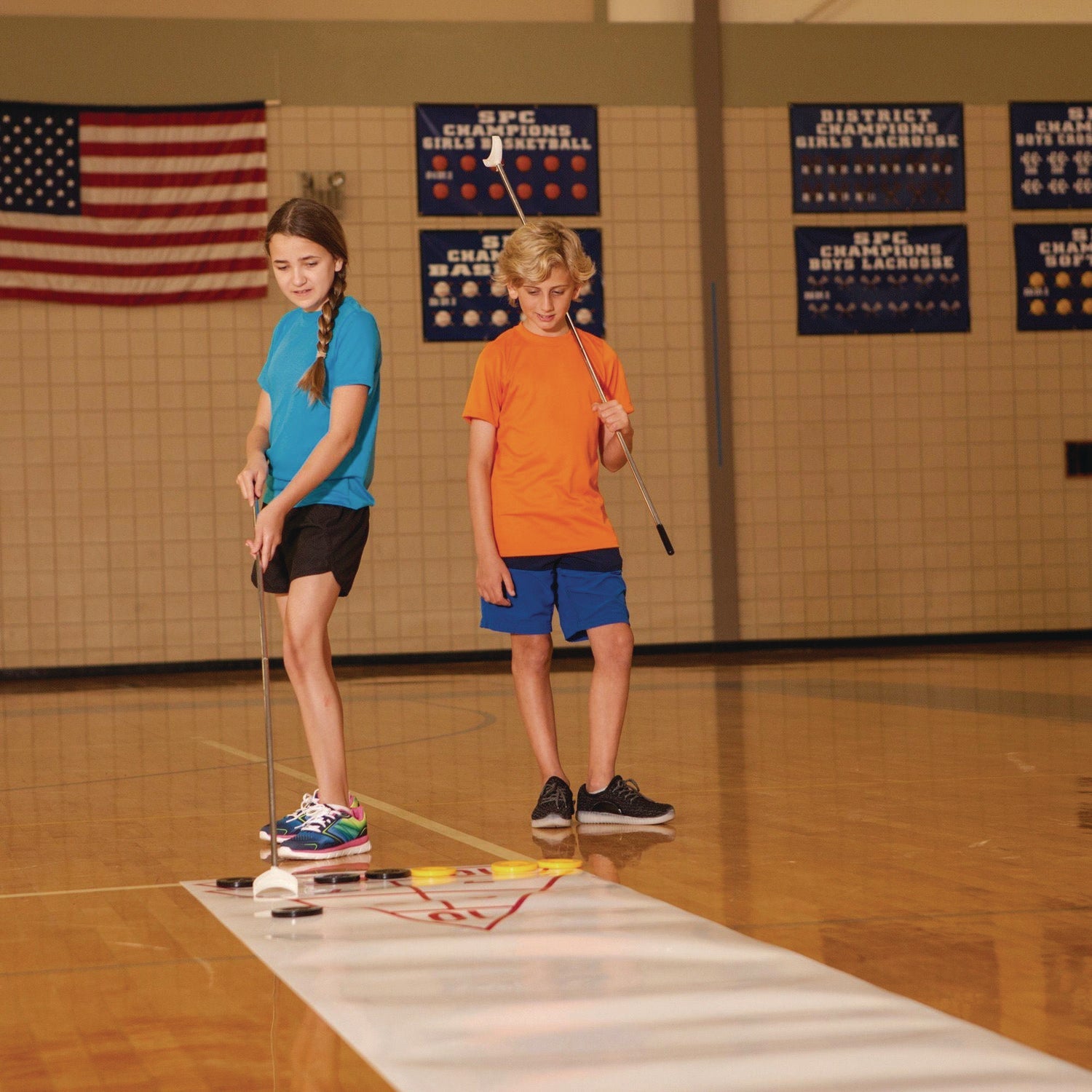 champion-sports-blacktop-shuffleboard-set-2-two-piece-51-cues-8-discs-sidewalk-chalk-csisba30_5