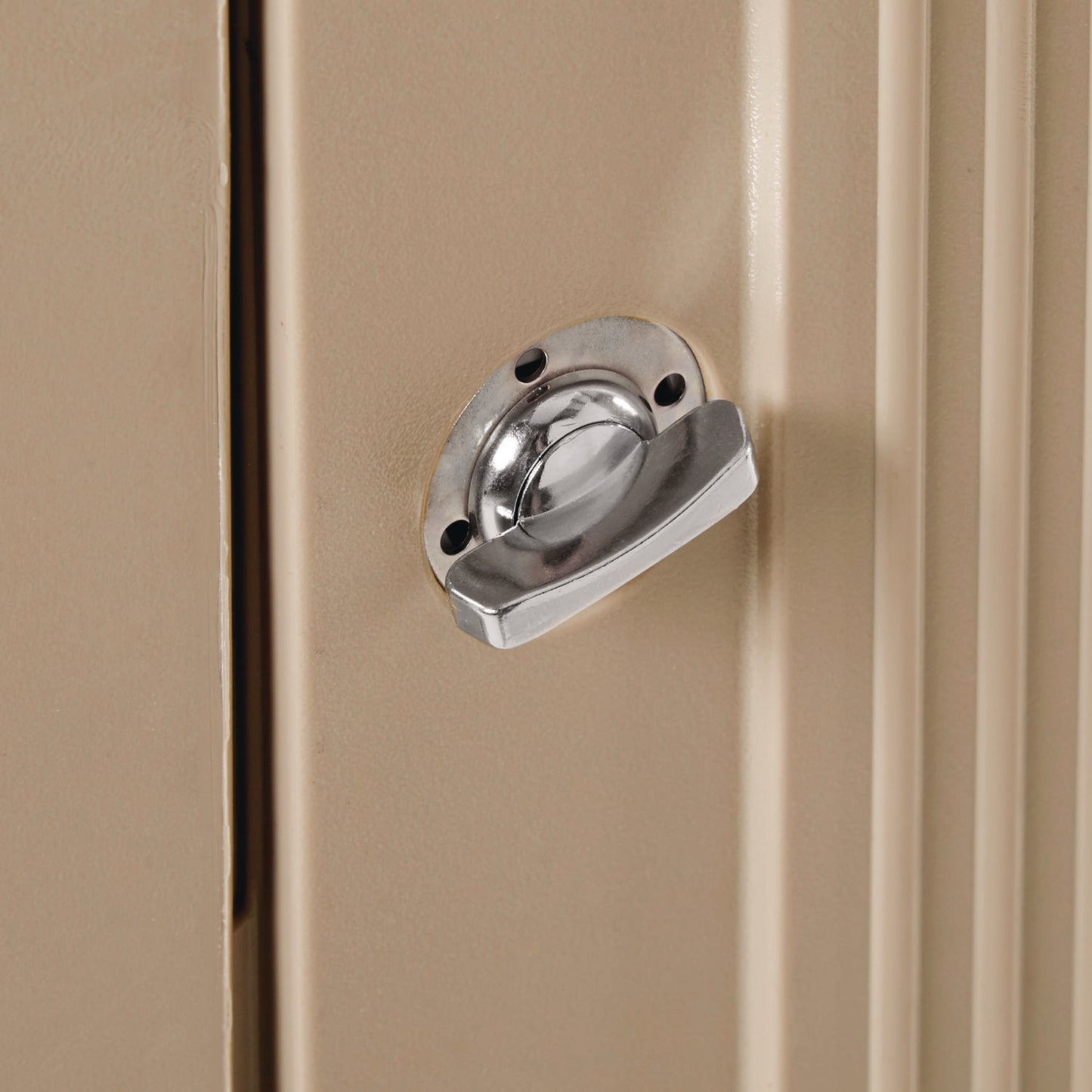 Rubbermaid® Commercial Plaza Jr. Container, 35 gal, Plastic, Black (RCP9P90BLA)