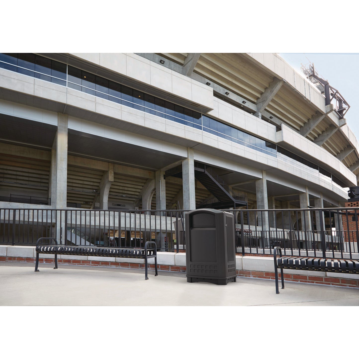 Rubbermaid® Commercial Plaza Jr. Container, 35 gal, Plastic, Black (RCP9P90BLA)