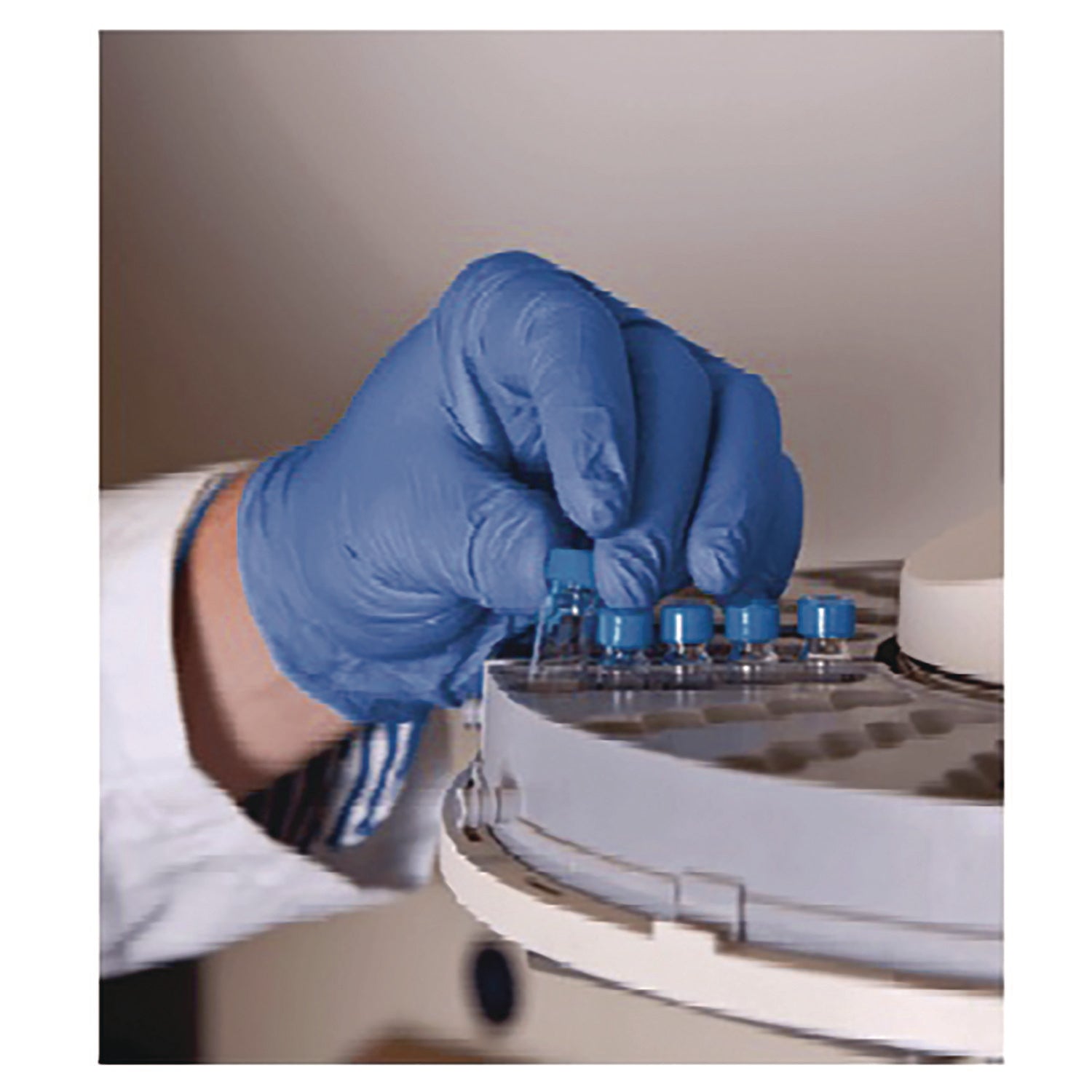 ammex-r-professional-nitrile-exam-gloves-powder-free-small-blue-100-box-axcacnpf42100bx_3