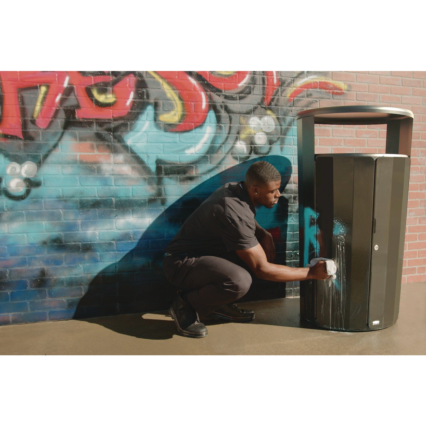 Rubbermaid® Commercial RESIST Round Waste Container, 45 gal, Metal, Textured Black/Black Gloss (RCP2184979)