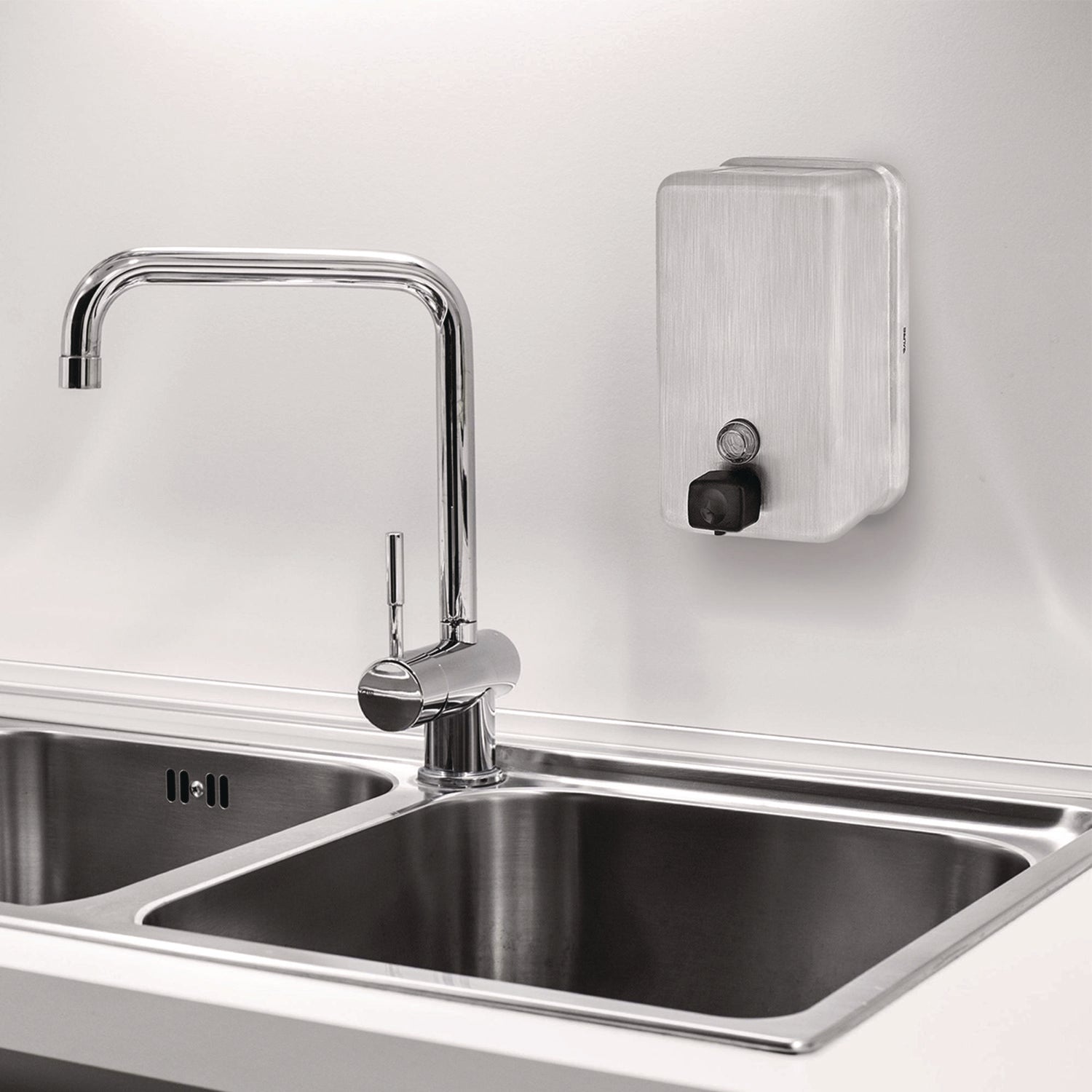 alpine-industries-vertical-manual-surface-mounted-stainless-steel-liquid-soap-dispenser-40-oz-2-8-x-4-8-x-8-1-brushed-stainless-steel-alhalp423ssb_6