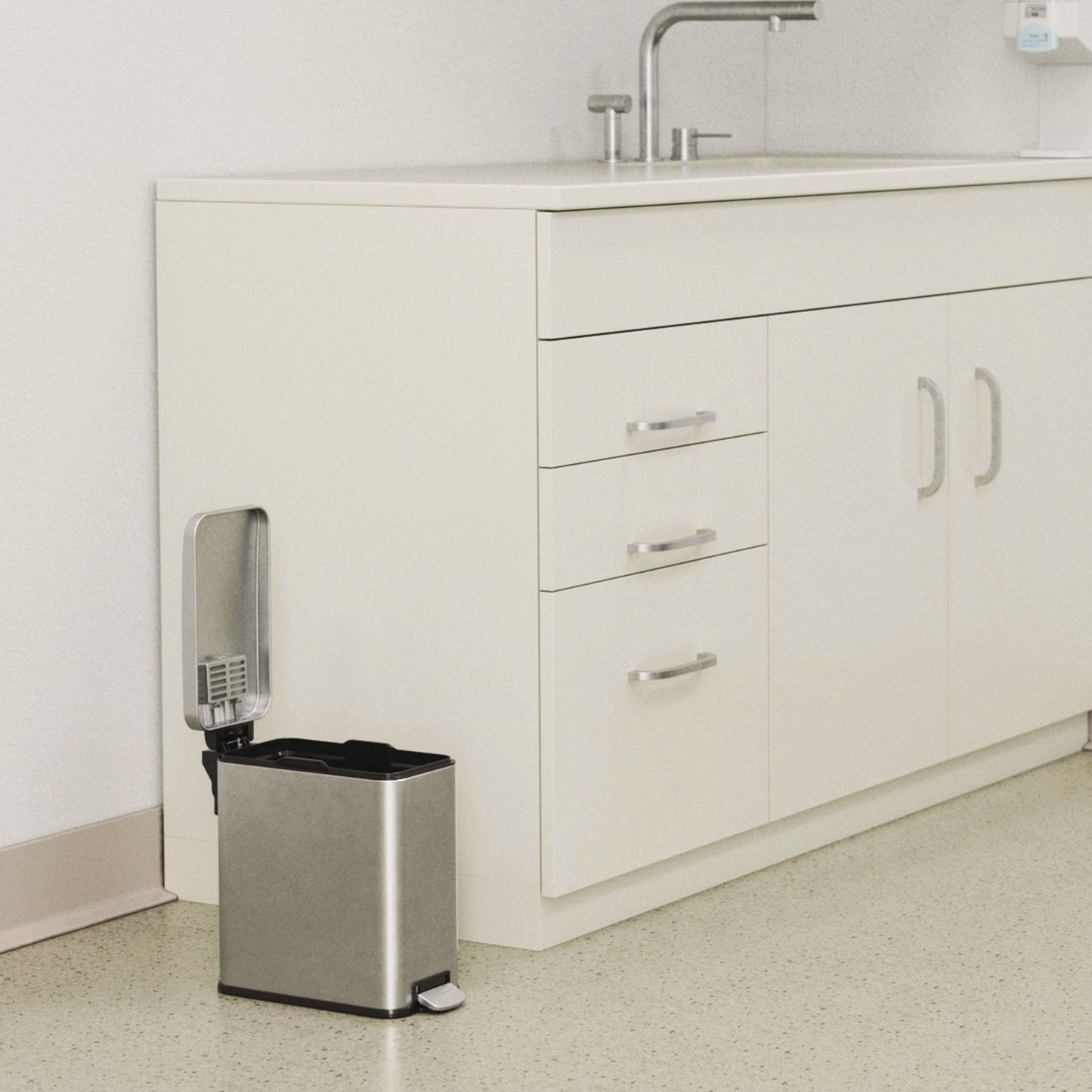hls-commercial-r-step-pedal-trash-can-3-gal-plastic-stainless-steel-silver-hlmhlss03r_3