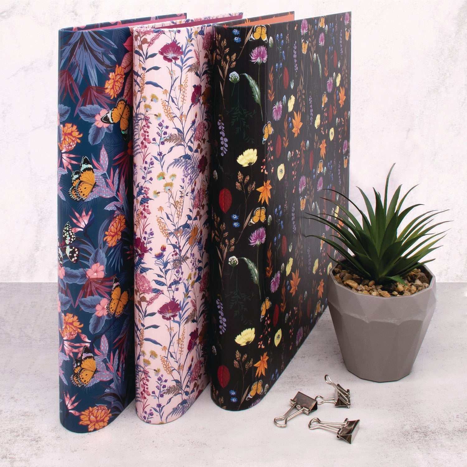 pukka-pad-rollbound-binder-3-rings-1-capacity-11-x-8-5-blue-pink-yellow-puk9607blm_5