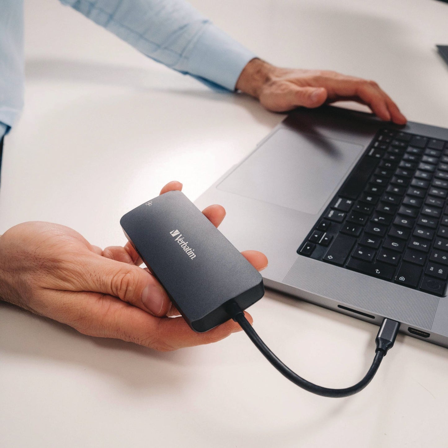 verbatim-usb-c-pro-multiport-hub-cmh-05-5-ports-ver32150_5