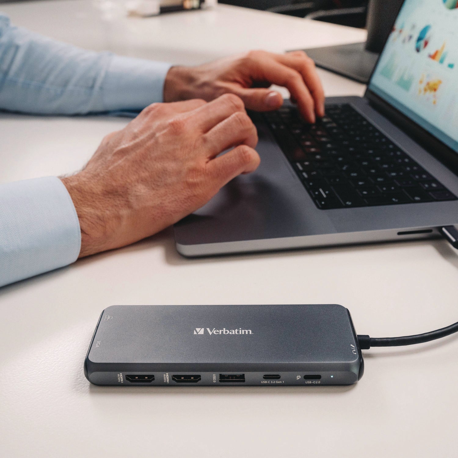verbatim-usb-c-pro-multiport-hub14-port-gray-ver32154_6