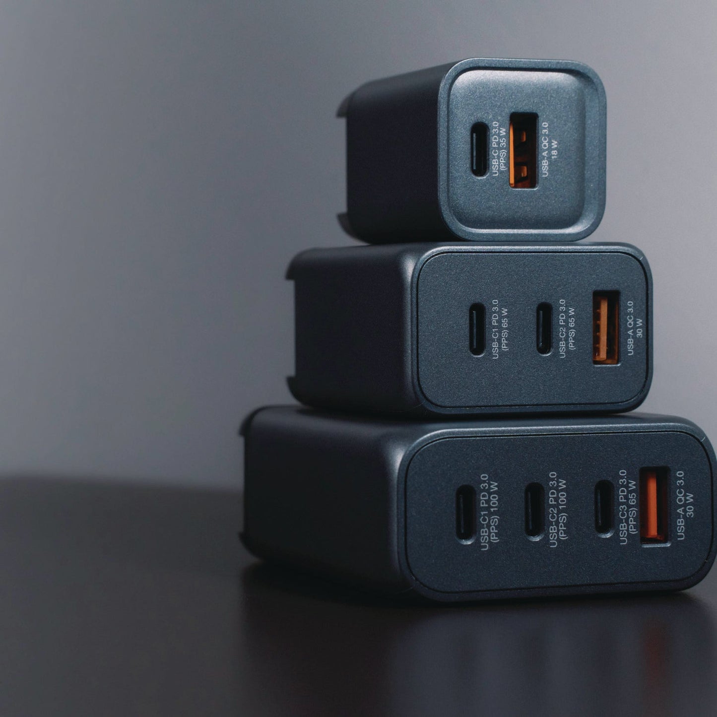 verbatim-35-w-2-port-gan-wall-charger-black-gray-ver32200_3