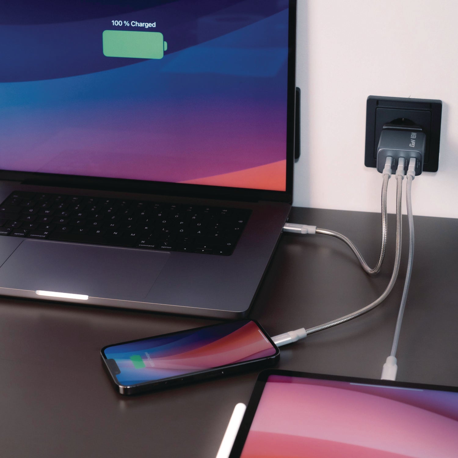 verbatim-65-w-3-port-gan-wall-charger-black-gray-ver32201_4