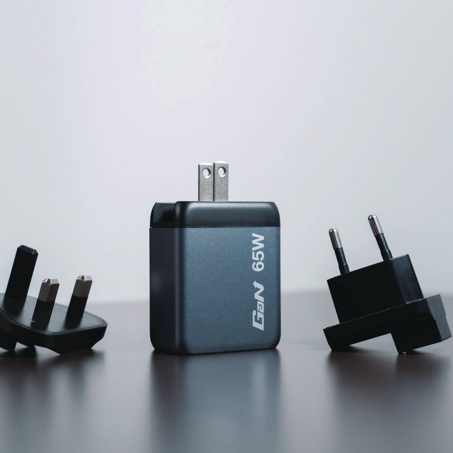verbatim-65-w-3-port-gan-wall-charger-black-gray-ver32201_7