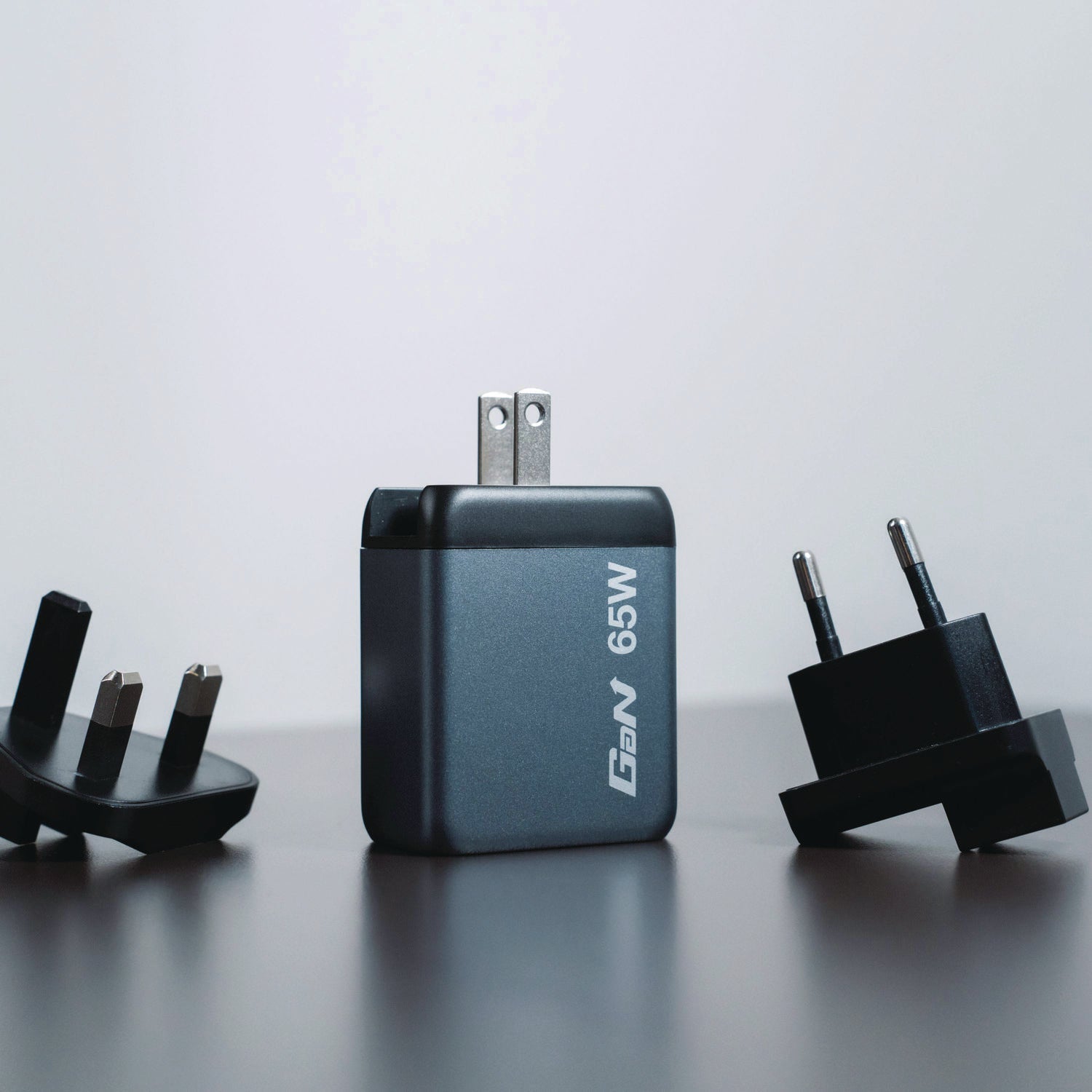 verbatim-65-w-3-port-gan-wall-charger-black-gray-ver32201_7